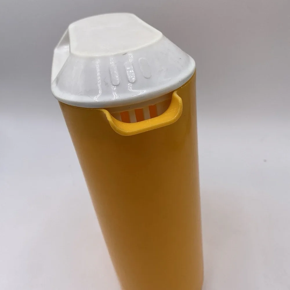 Vtg Rubbermaid Slim Servin Saver‎ 2½ Qt Drink Pitcher 0941 Easy Grip Almond Top